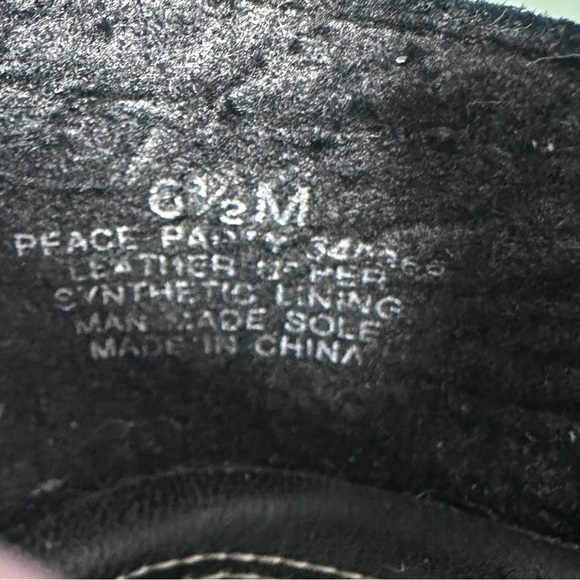 Kenneth Cole Reaction | Black Suede Y2K Oxford Pump Size 6.5 - Picture 12 of 12